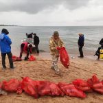 Очистка озера Иссык-Куль. Что достали со дна озера? Фото