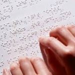 Для слепых и слабовидящих детей изданы учебники шрифтом Брайля