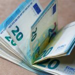 Евро оказался нужнее доллара