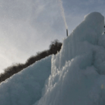 В горном кыргызском ауле создали искусственный ледник. Его воды хватит на заполнение 100 футбольных полей