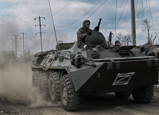 Экс-разведчик Риттер: ВСУ разваливаются под натиском российских военных