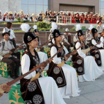 Минкультуры объявляет республиканский конкурс среди певцов и комузистов