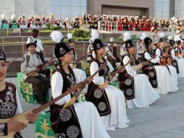 Минкультуры объявляет республиканский конкурс среди певцов и комузистов