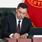 Госсекретарь США Энтони Блинкен написал письмо президенту Кыргызстана. Садыр Жапаров ответил