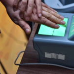 Сделки у нотариусов будут совершаться с отпечатками пальцев