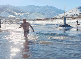 Крещение: сила воды и купание в проруби