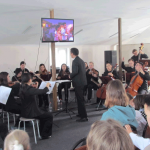 …И звуки музыки прелестной