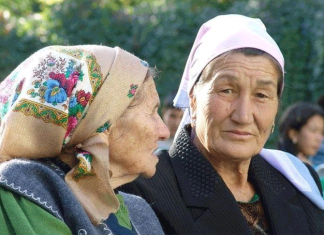 Как и кому выплачивают пенсии после переезда в другую страну