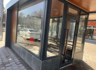 И снова взломали остановку!