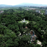 Мир хижинам – война особнякам?