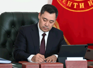 Садыр Жапаров подписал Закон об НКО