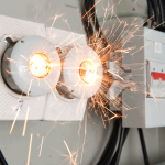 Короткое замыкание в электросети может привести к беде!