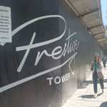 А тротуар все уже и уже…