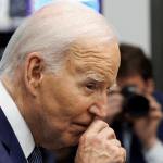 Кампания Байдена пошатнулась ещё сильнее из-за его болезни