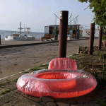 Настоящее чудо спасло многих отдыхающих на пляже в Севастополе