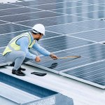 Саудовская компания установит солнечные батареи на крышах госзданий в Кыргызстане