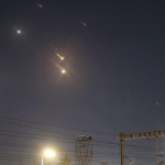 СМИ: Иран запустил ракеты по Израилю