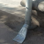 А вы могли бы топнуть ножкой по трубе?