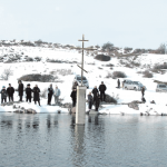 Четверть века традиции: как ледяная река Кара-Балта стала символом Крещения в Кыргызстане