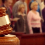 Приостановлено действие закона о присяжных заседателях