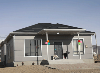 С переездом в новый дом! Пусть живется славно в нем