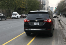 Страшен самокат, летящий по тротуару