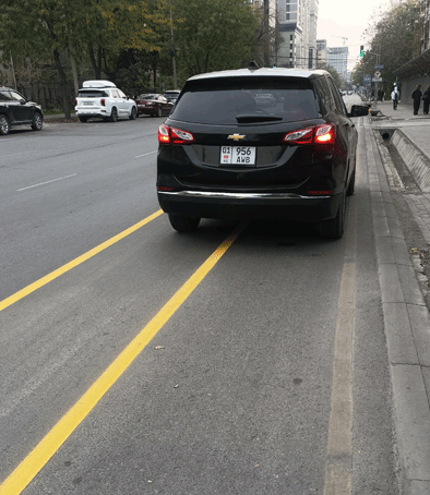 Страшен самокат, летящий по тротуару