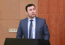 Работал хорошо, но нарушил этику госслужащего