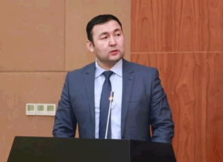 Работал хорошо, но нарушил этику госслужащего