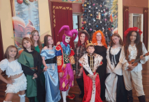 Без денег и сцены, но с аншлагом: как школьная студия сделала невозможное