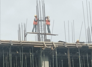 Рисковые строители