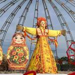 На Масленице повеселились и пирогом угостились