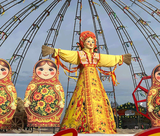 На Масленице повеселились и пирогом угостились