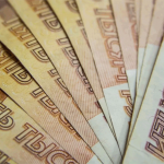 Усилен контроль за операциями с российскими рублями