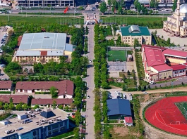 Дорога через кампус университета «Манас»: вопрос закрыть — дорогу открыть