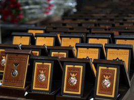 Наград меньше – почёта больше?