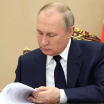 Владимир Путин утвердил поручения по поддержке русского языка